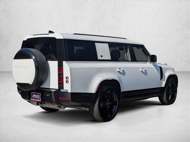 Used 2024 Land Rover Defender 130 X-Dynamic SE image 5