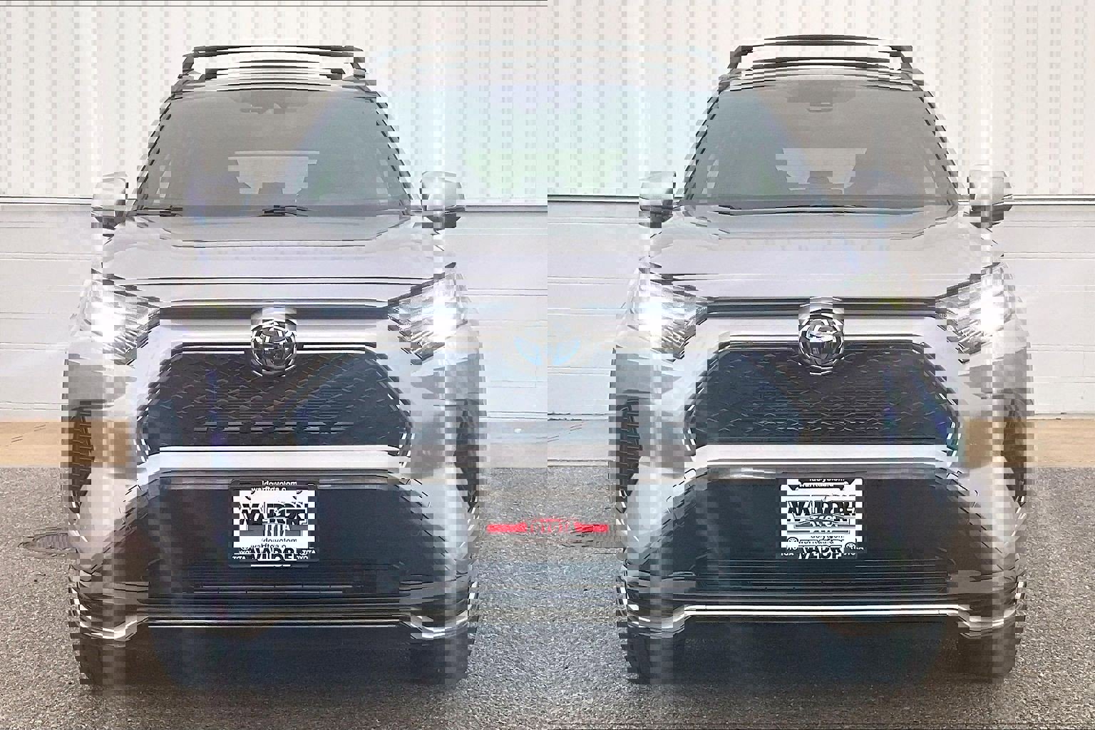 Used 2023 Toyota RAV4 SE image 3