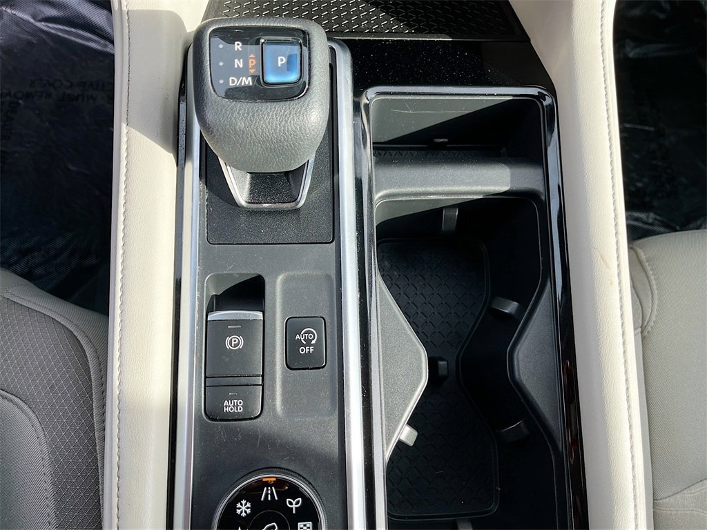 Used 2022 Nissan Pathfinder SV image 16