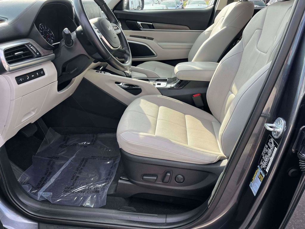 Used 2022 Kia Telluride EX image 17