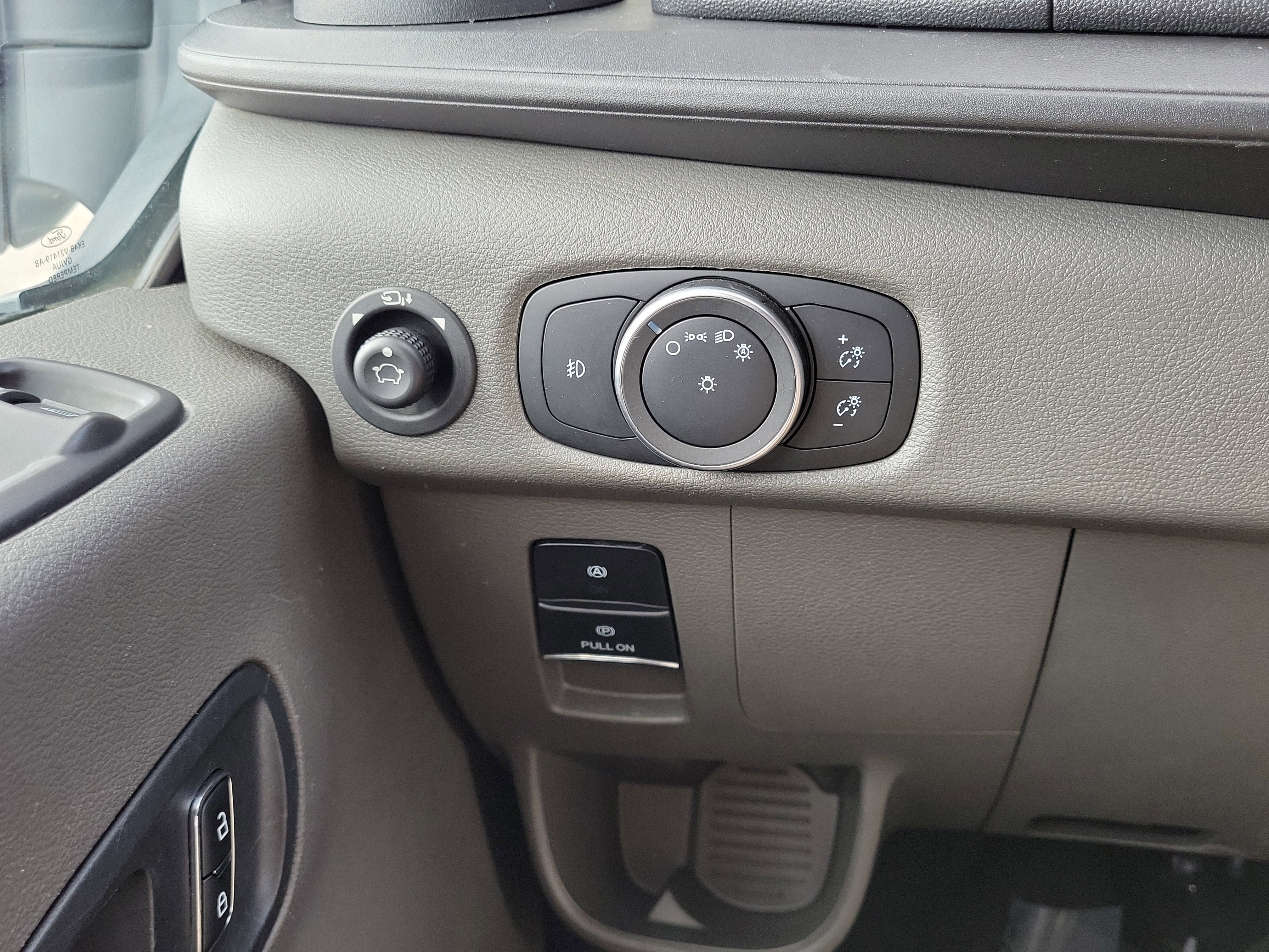 Used 2023 Ford Transit 350 XLT image 23