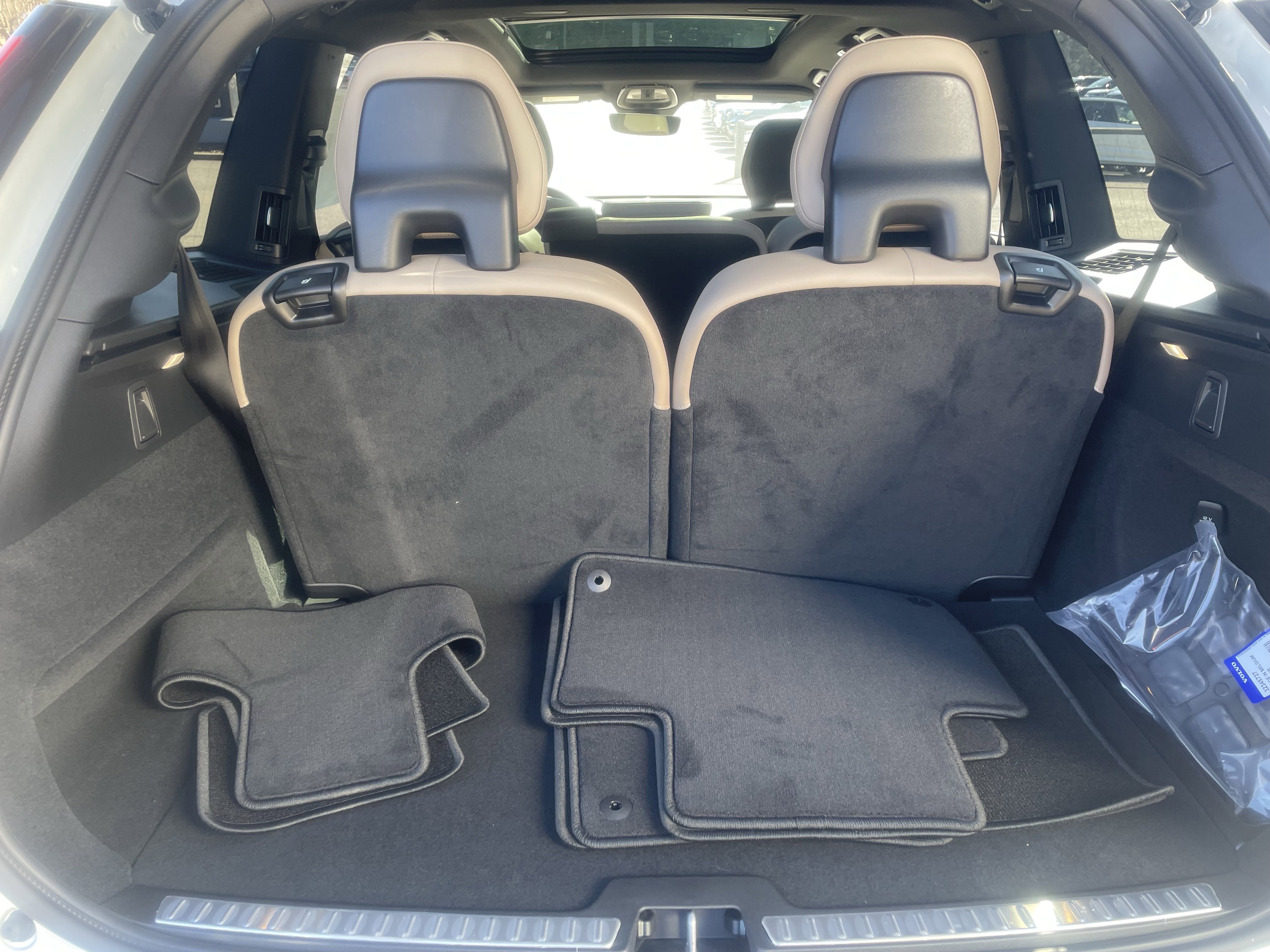 New 2026 Volvo XC90 B6 Ultra image 9