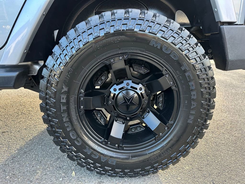 Used 2018 Jeep Wrangler Unlimited Sahara w/ Connectivity Group image 10