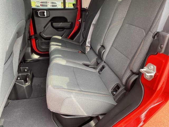 New 2024 Jeep Gladiator Sport image 21