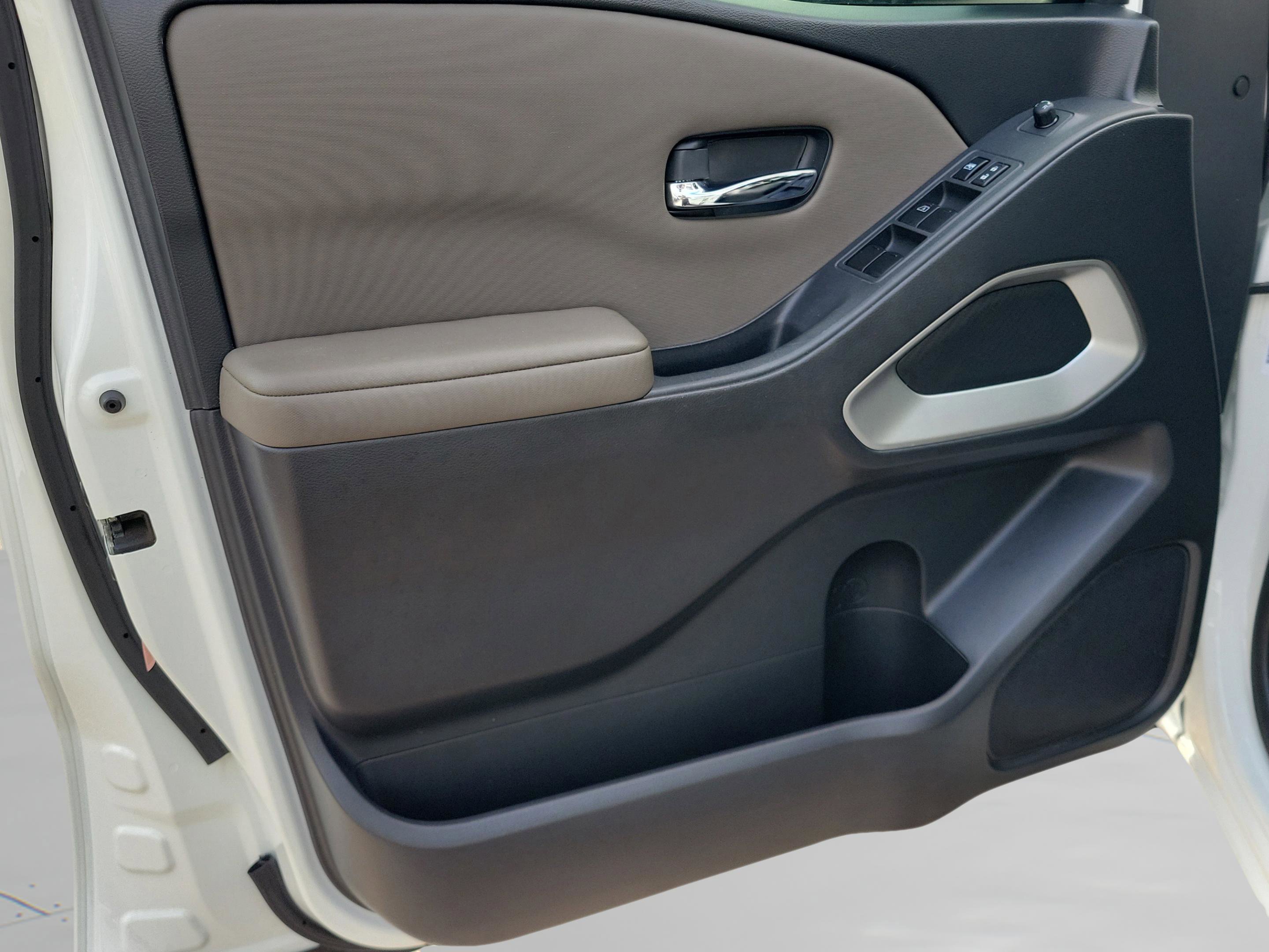 Certified 2022 Nissan Frontier SV image 19