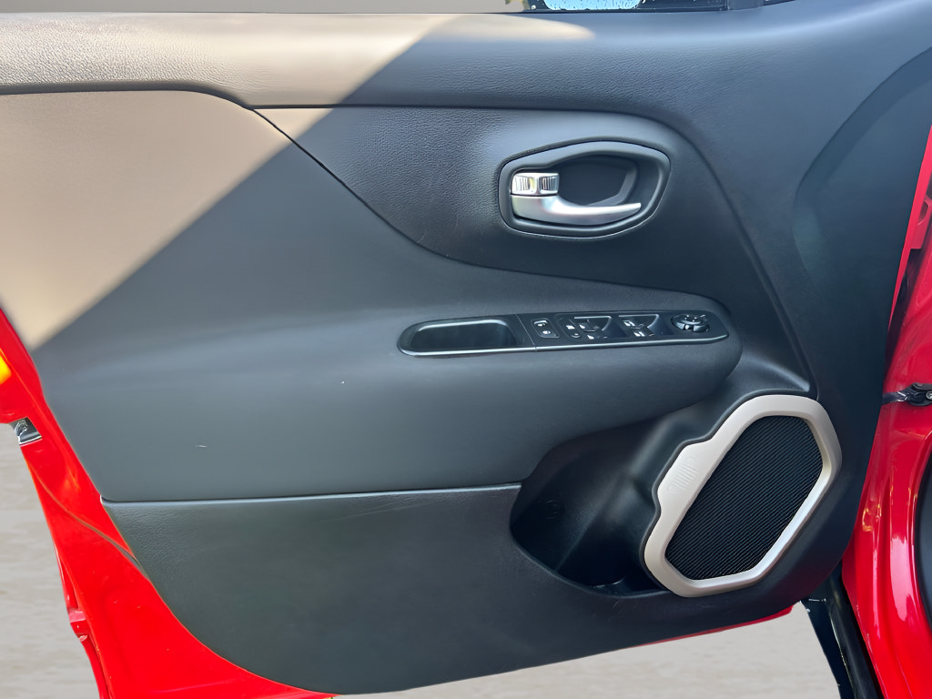 Used 2016 Jeep Renegade Sport w/ Power & Air Group FWD image 12