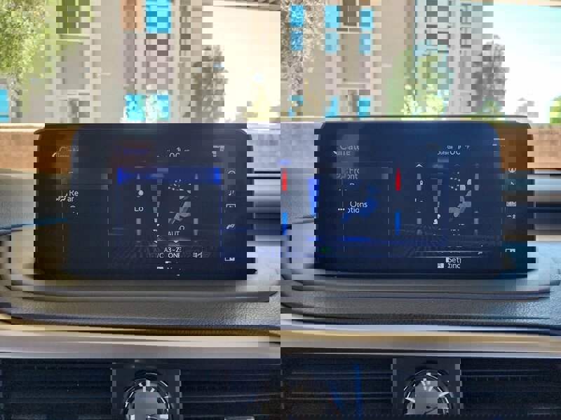 Used 2022 Lexus RX 350L w/ Premium Package image 45