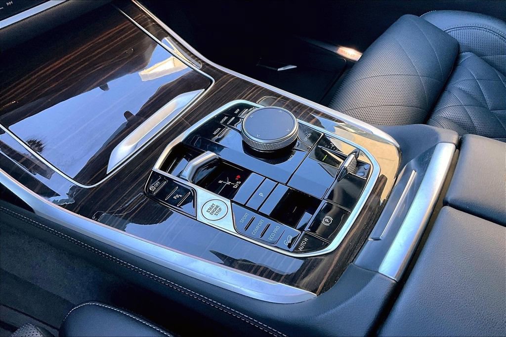 Used 2024 BMW X7 xDrive40i image 18