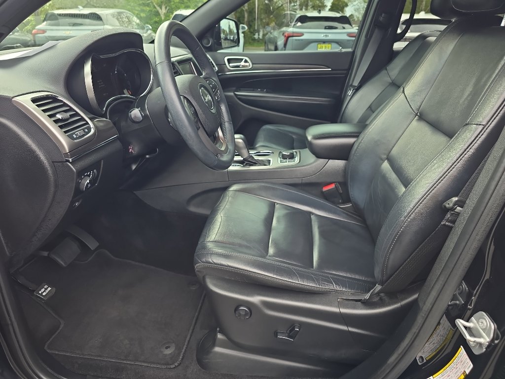 Used 2018 Jeep Grand Cherokee Limited AWD/4WD image 16