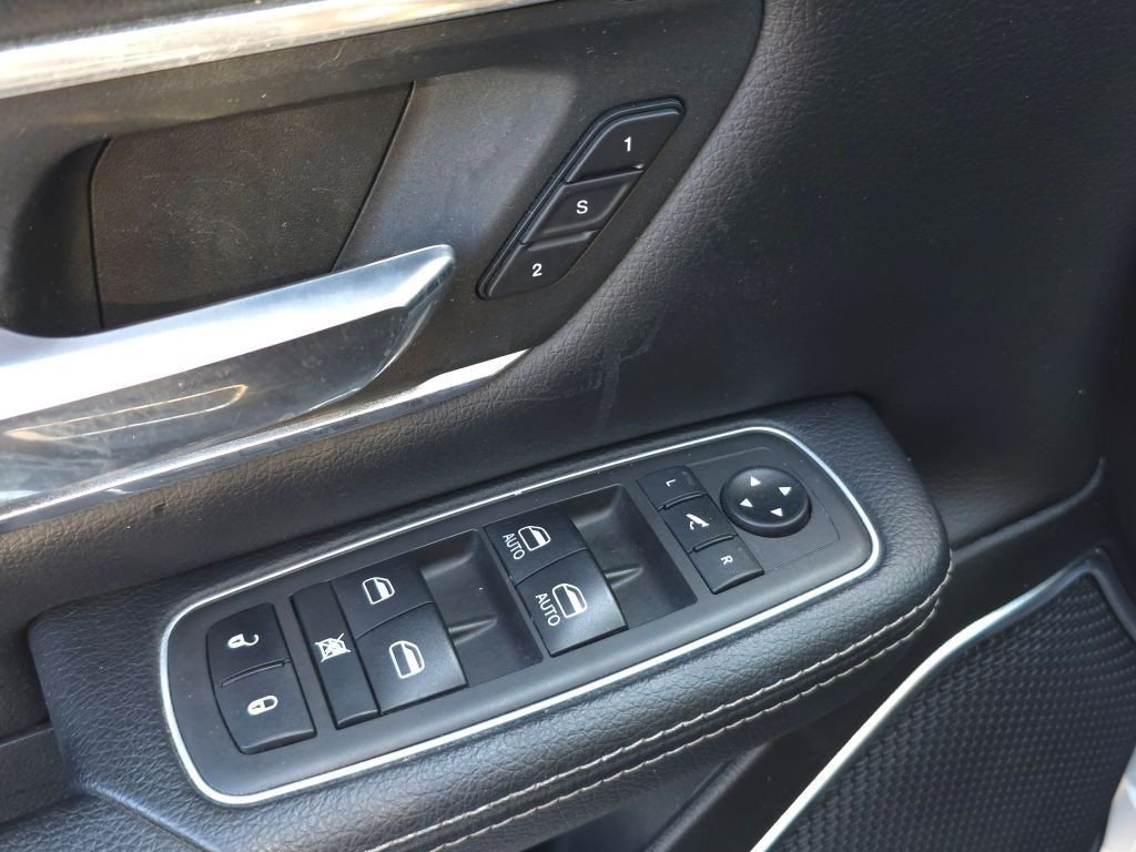 Used 2021 RAM 1500 Laramie AWD/4WD image 10