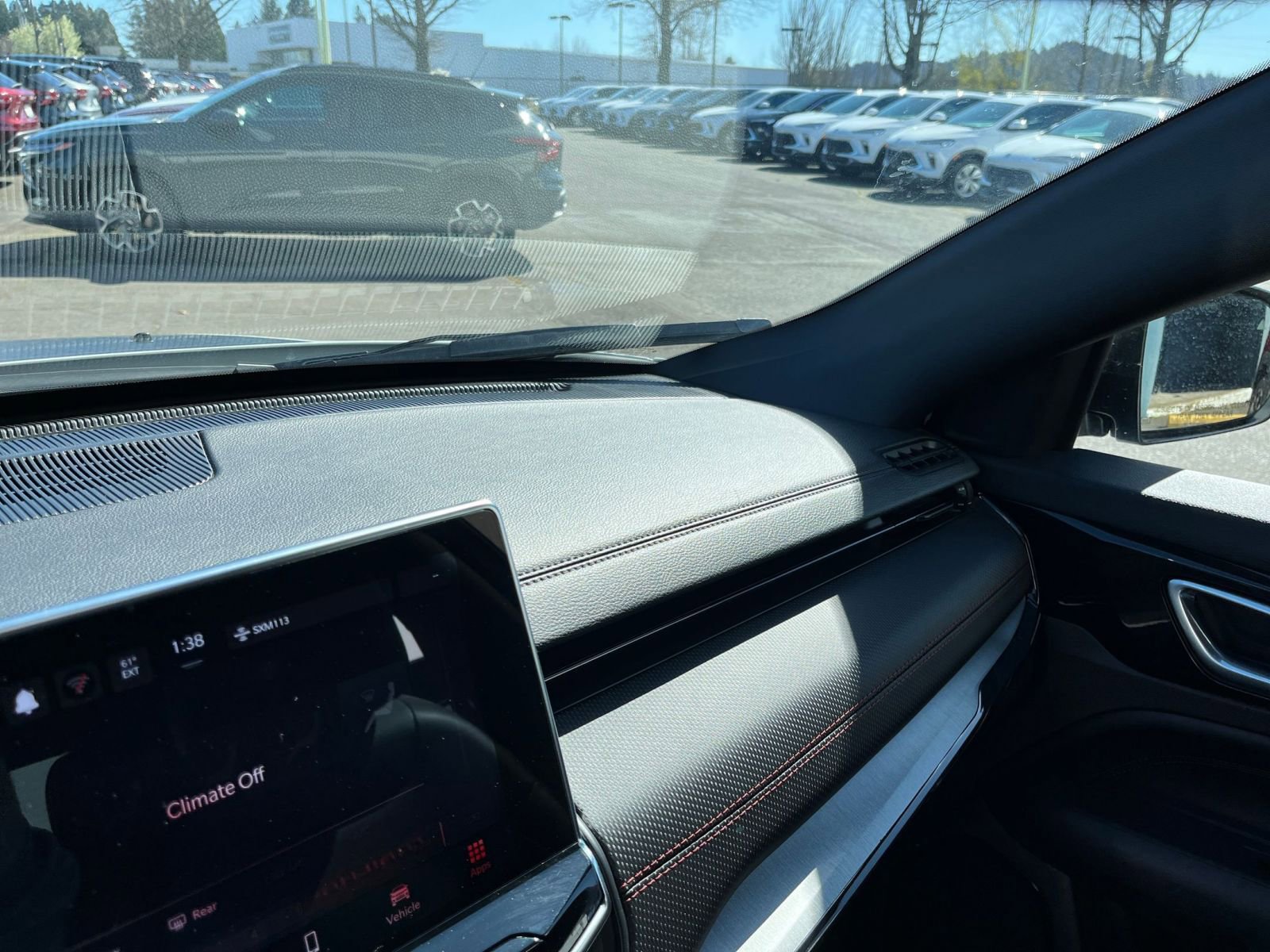 Used 2025 Jeep Compass Trailhawk image 35