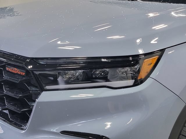 Certified 2025 Honda Pilot TrailSport image 9