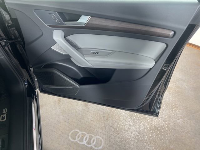Used 2023 Audi Q5 2.0T Premium Plus w/ Premium Plus Package image 14