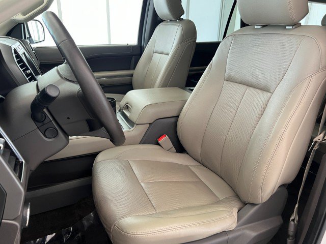 Used 2018 Ford Expedition Max XLT w/ Equipment Group 202A AWD/4WD image 10