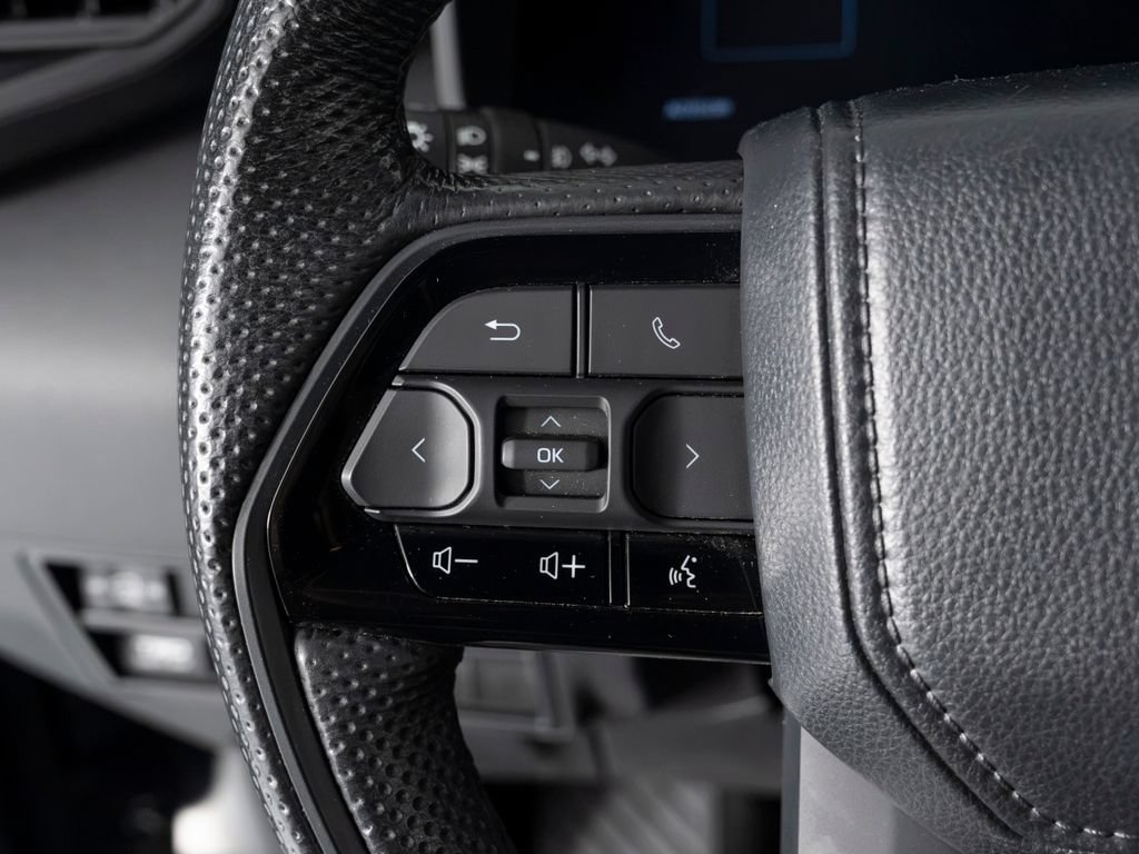 Used 2024 Toyota Sequoia TRD Pro AWD/4WD image 18