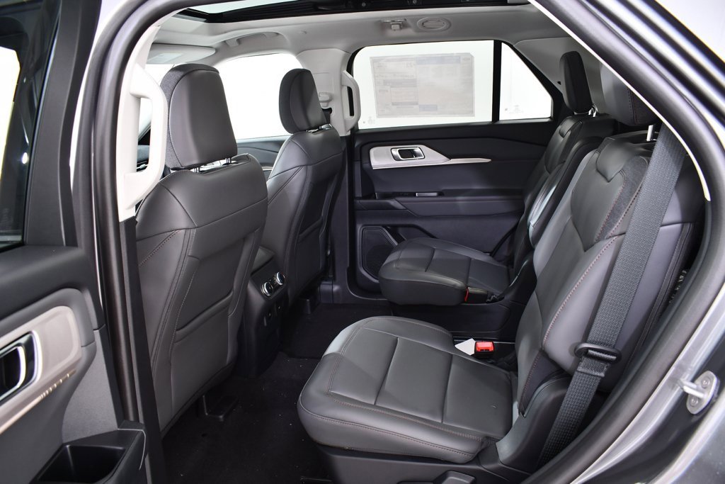 New 2025 Ford Explorer Active w/ Active Comfort Package image 16
