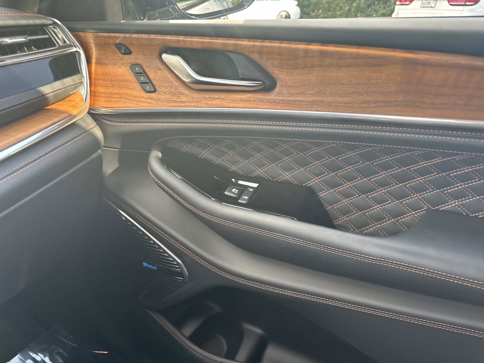 Used 2023 Jeep Grand Cherokee L Summit image 22