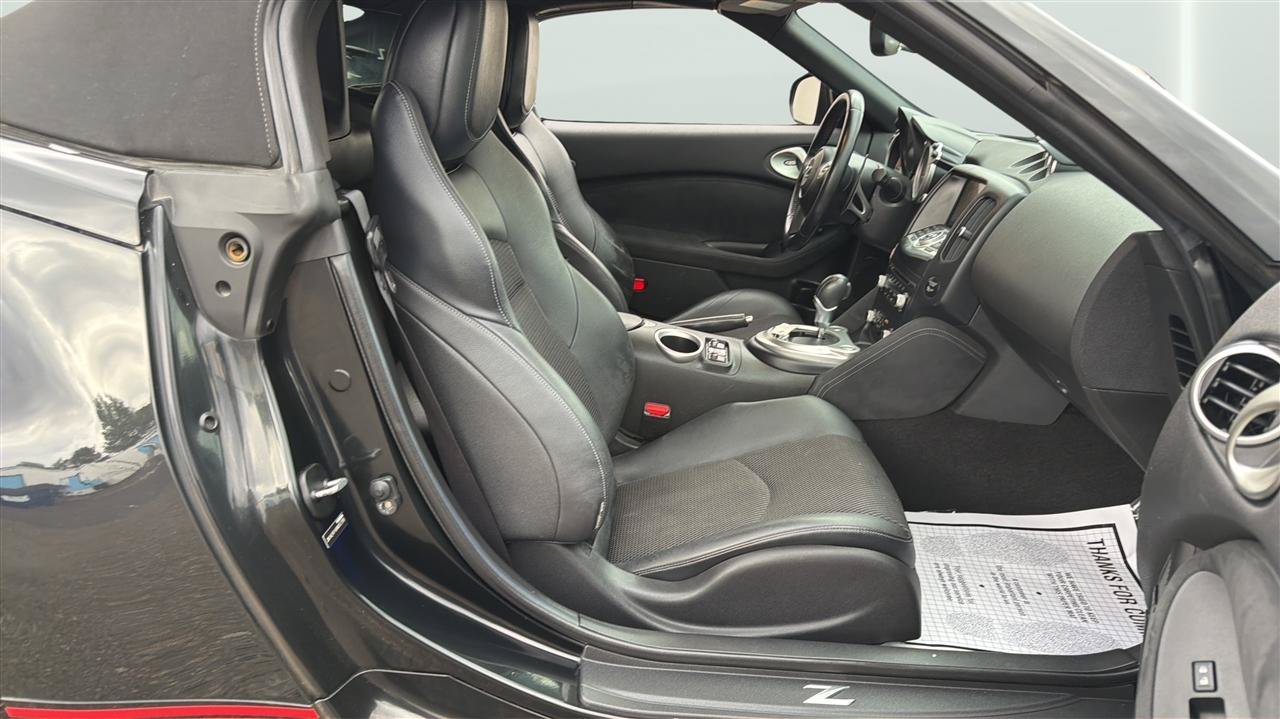 Used 2010 Nissan 370Z Touring w/ Sport Pkg RWD image 13