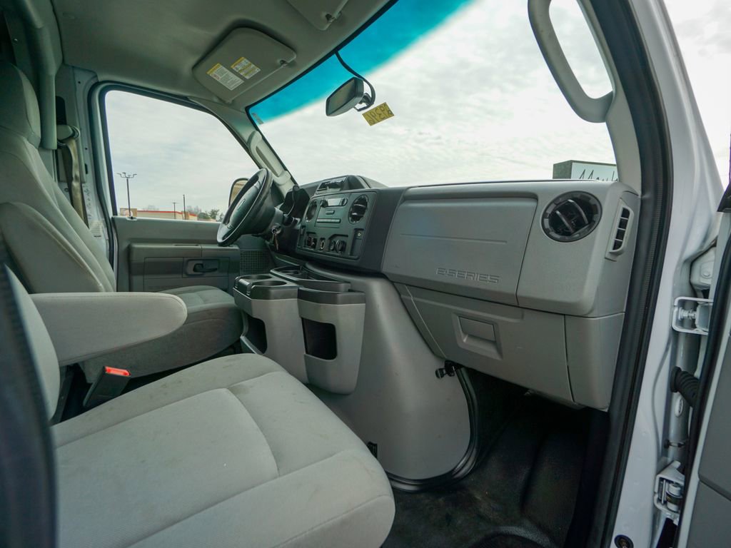 Used 2019 Ford E-350 and Econoline 350 Super Duty w/ Power Windows & Locks Group image 23