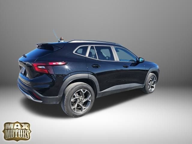 Used 2025 Chevrolet Trax LT w/ LT Convenience Package image 10