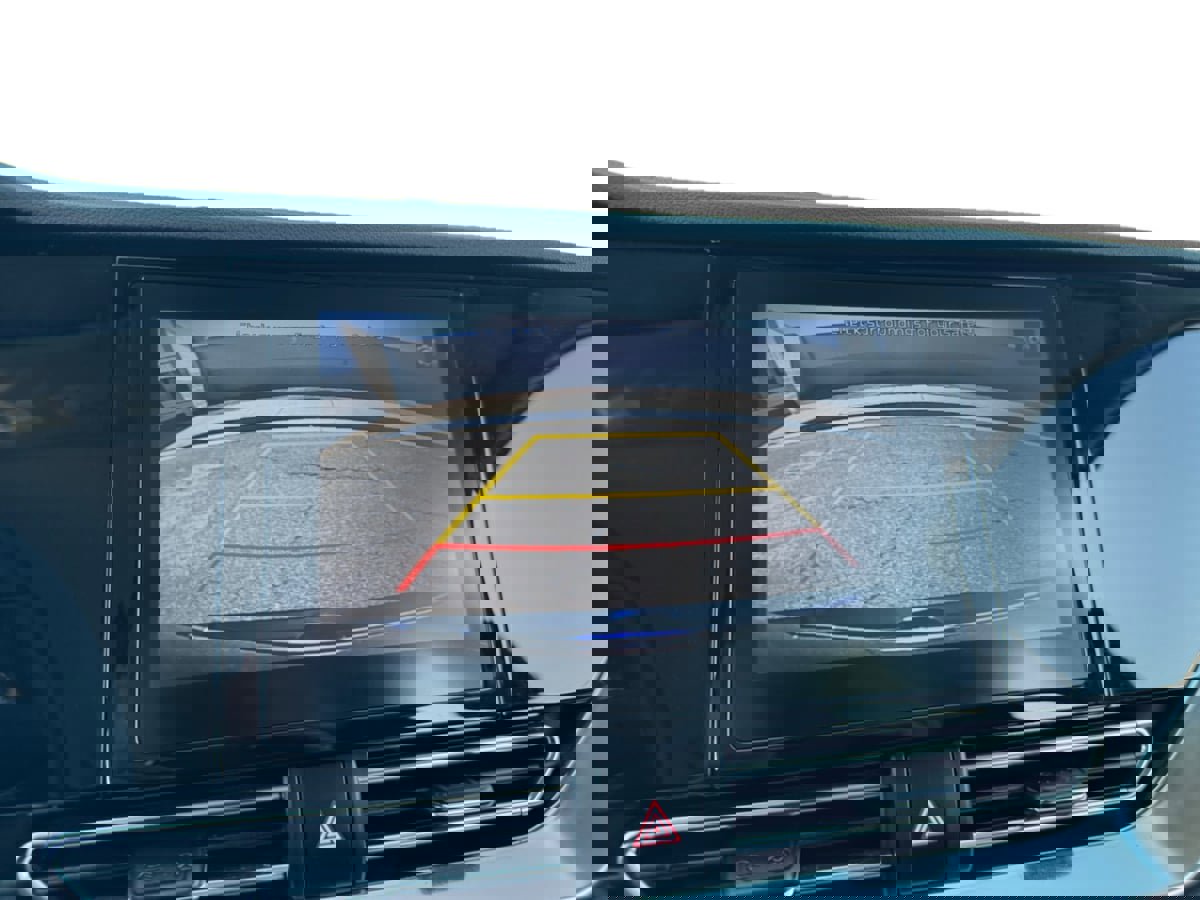 Used 2022 Kia Niro EX image 13