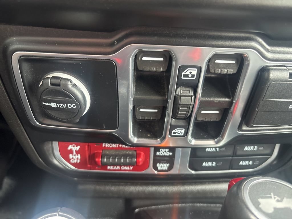 Used 2022 Jeep Wrangler Unlimited Rubicon w/ Dual Top Group AWD/4WD image 28