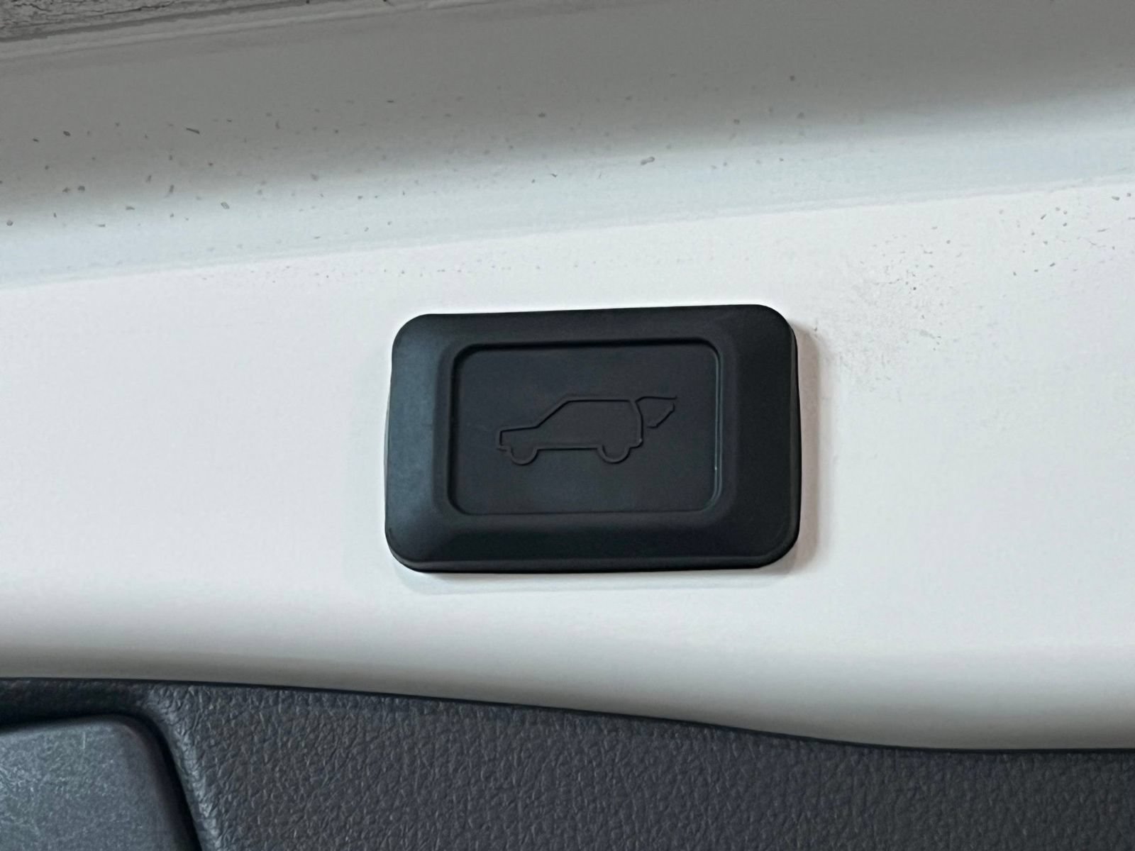 Used 2021 Toyota RAV4 XLE Premium AWD/4WD image 11