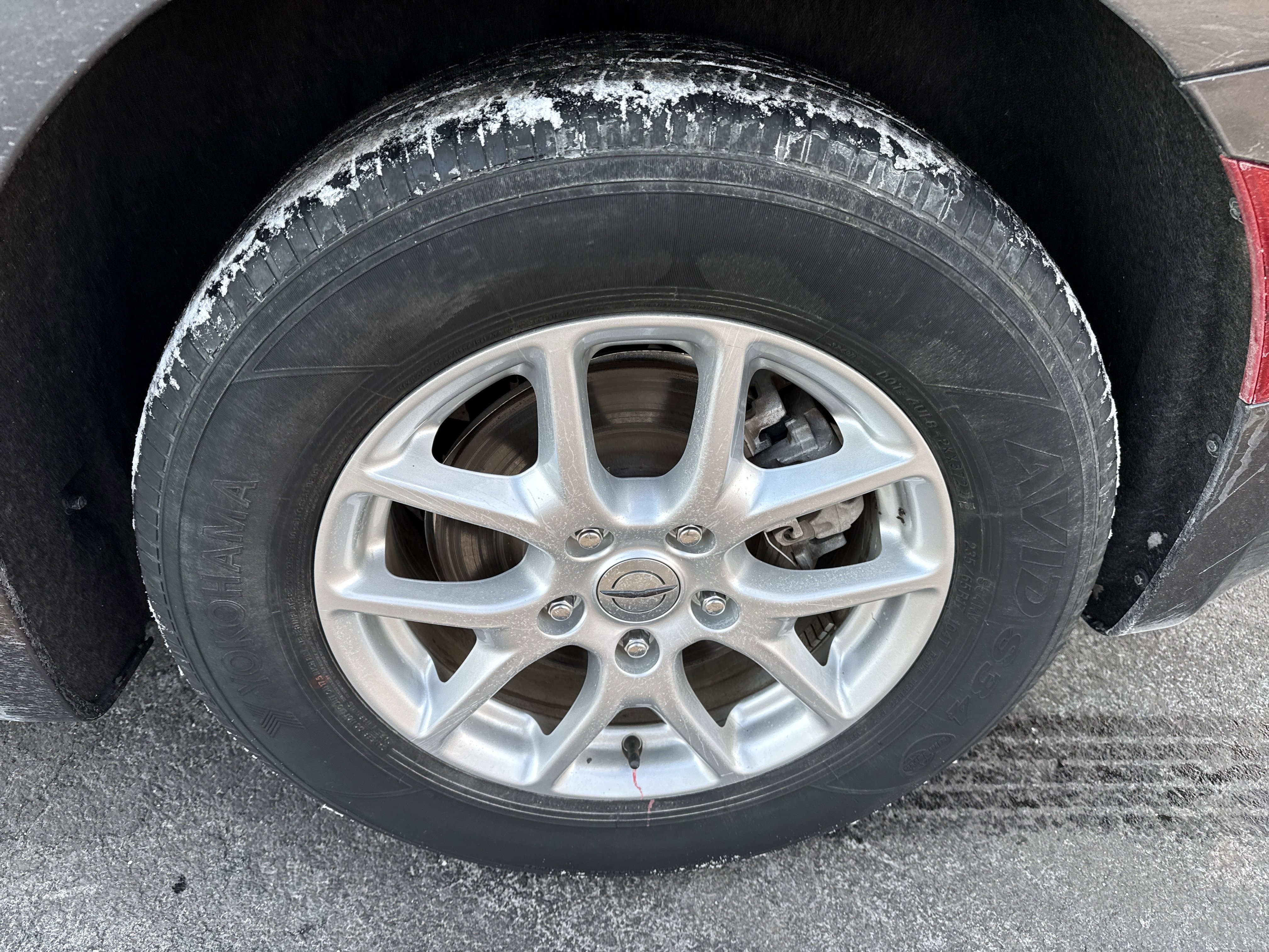 Used 2023 Chrysler Pacifica Touring-L image 4