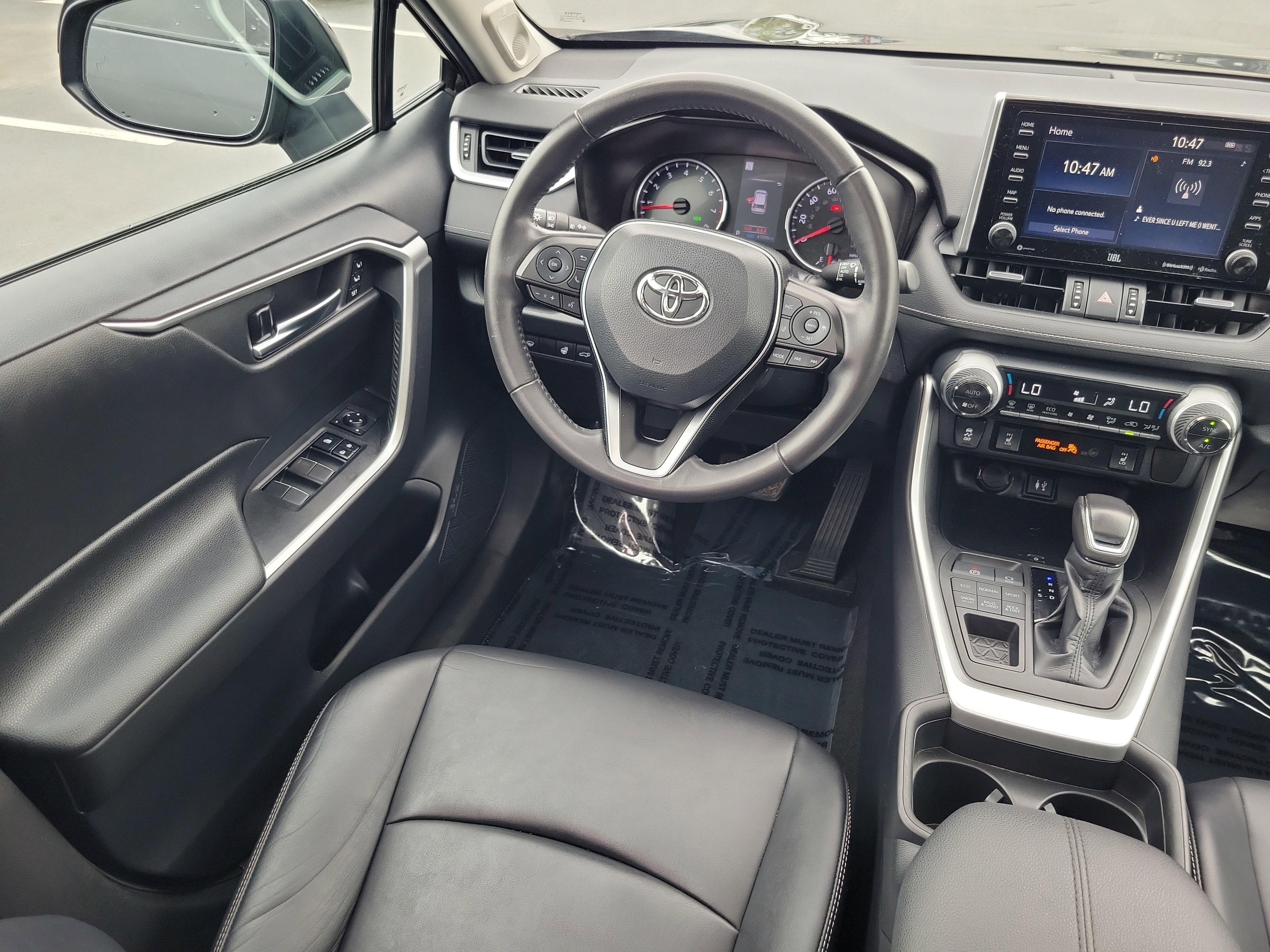 Certified 2019 Toyota RAV4 XLE Premium AWD/4WD image 17
