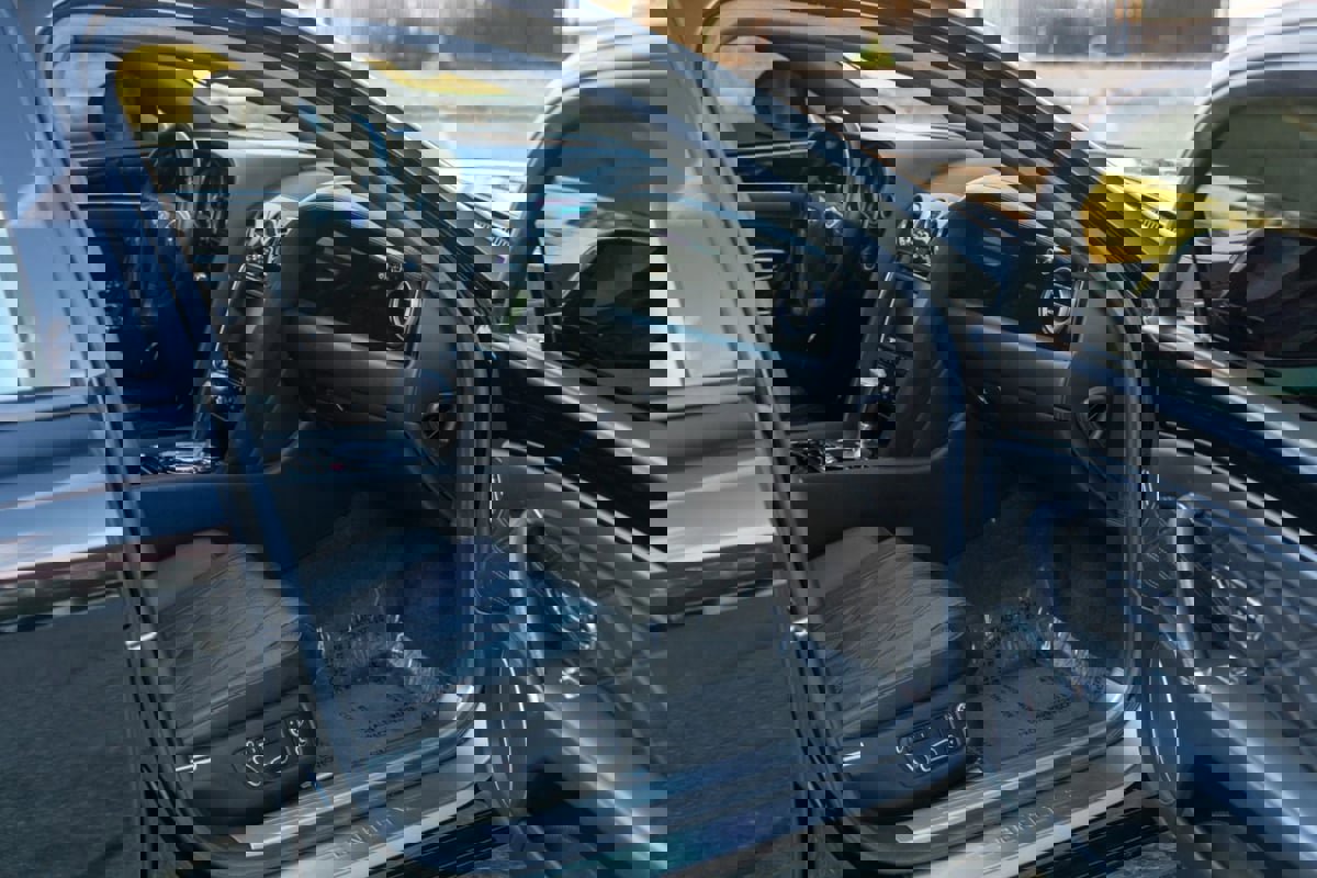 Used 2015 Bentley Flying Spur V8 image 47