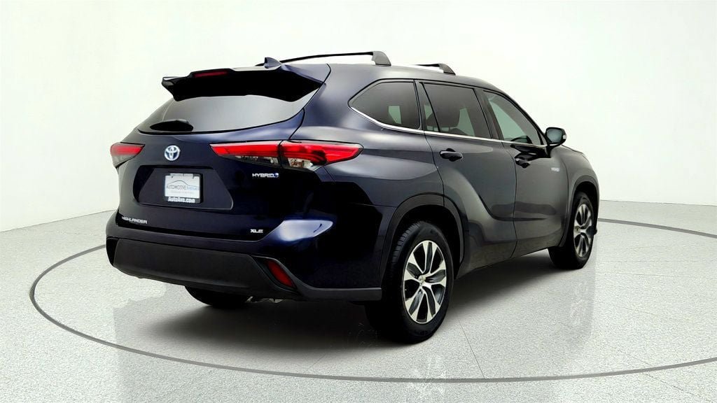 Used 2020 Toyota Highlander XLE FWD image 5