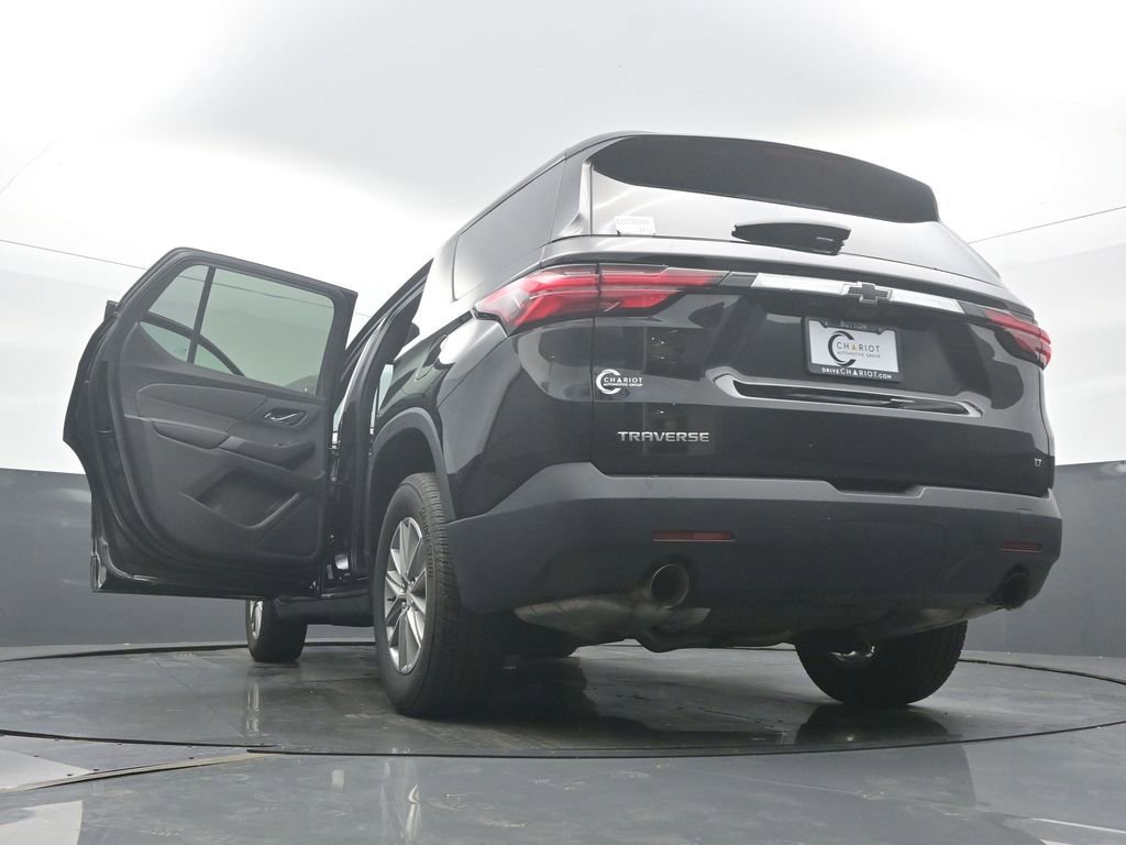 Used 2023 Chevrolet Traverse LT image 62