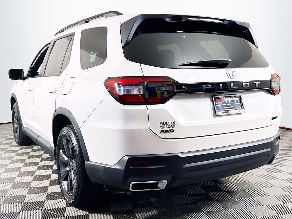 Used 2023 Honda Pilot Sport image 5