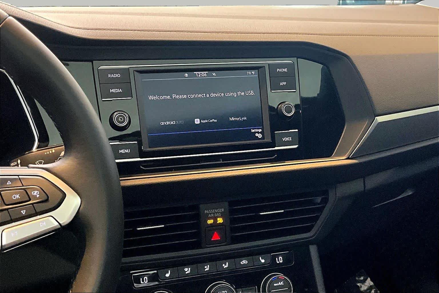 Used 2022 Volkswagen Jetta SE w/ Panoramic Sunroof Package FWD image 7