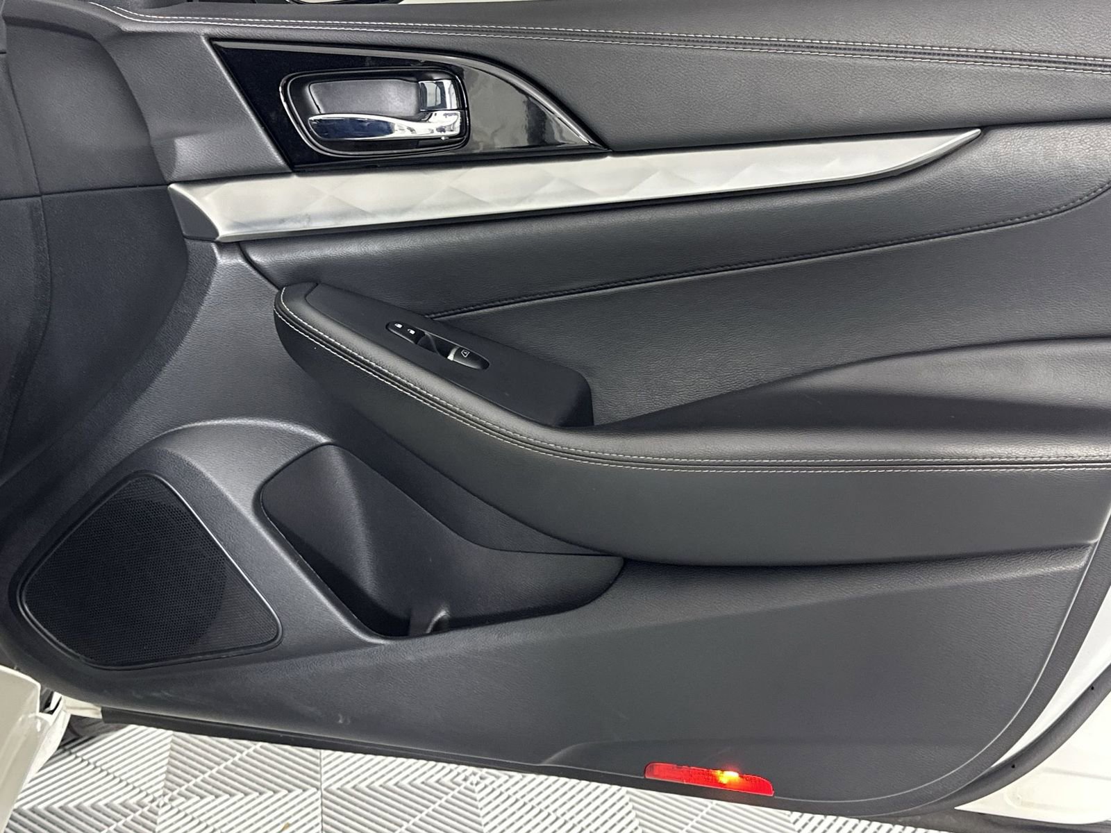 Used 2021 Nissan Maxima 3.5 SV w/ Floor Mat Group FWD image 31