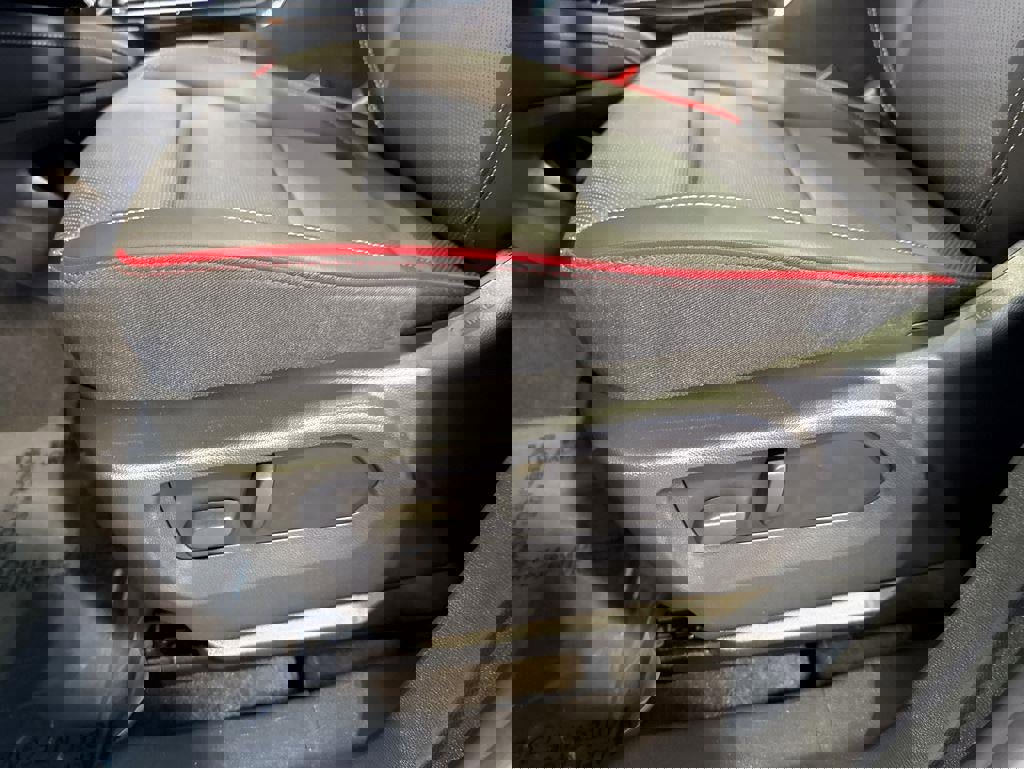 Used 2023 Buick Envision Essence w/ Sport Touring Package image 4