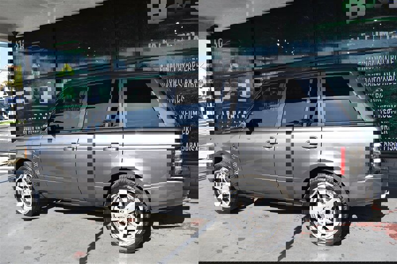 Used 2005 Land Rover Range Rover HSE image 4