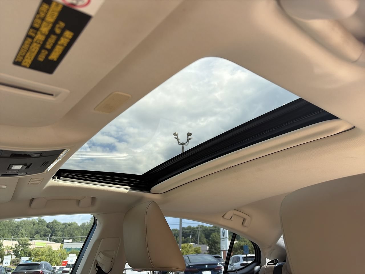 Used 2019 Lexus ES 350 w/ Premium Package FWD image 28