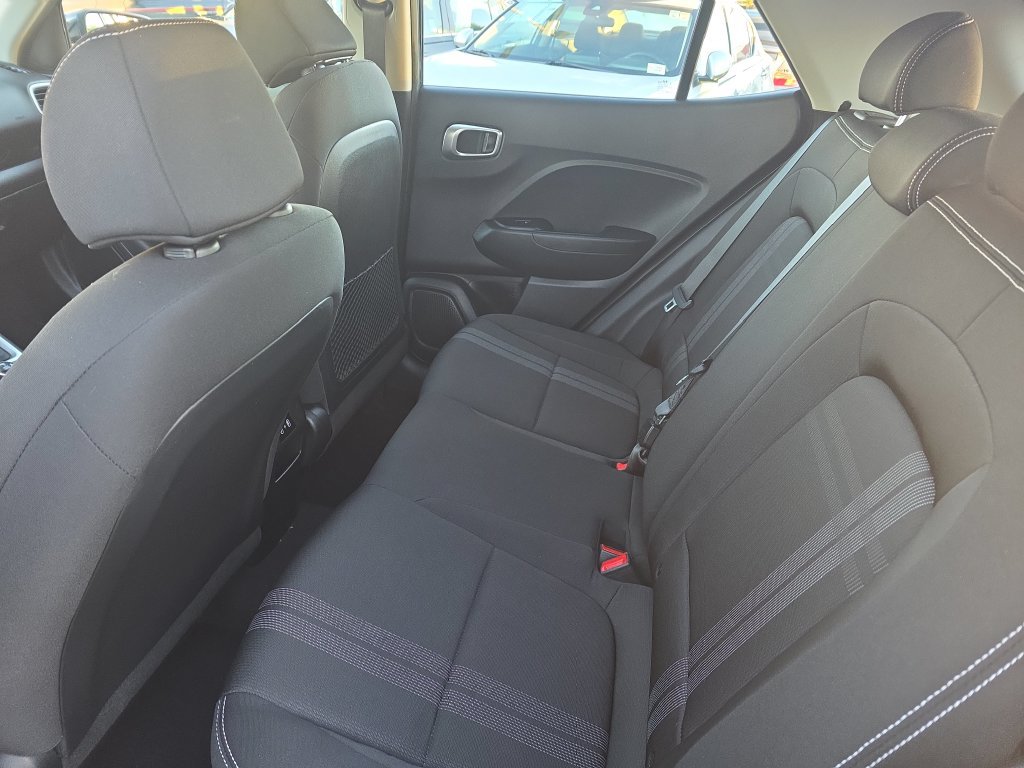 Used 2025 Hyundai Venue SEL FWD image 22