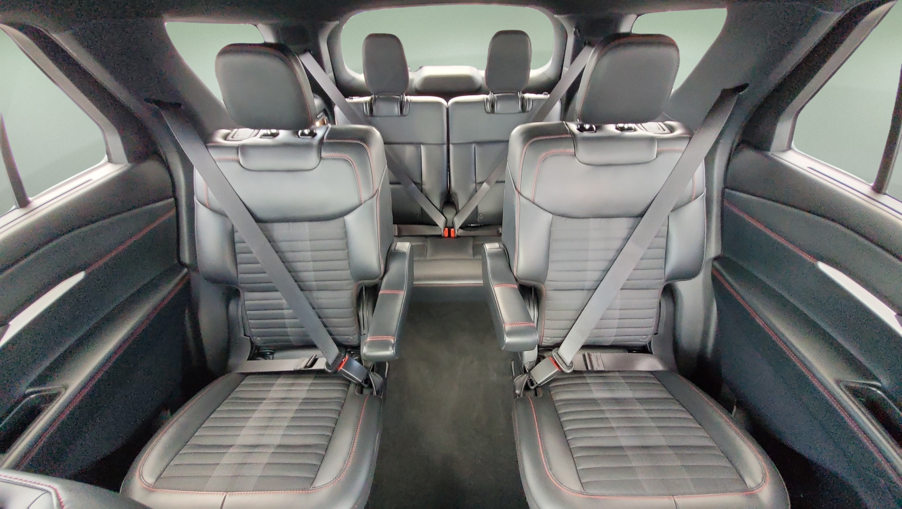 Used 2025 Ford Explorer ST-Line w/ Premium Package AWD/4WD image 19