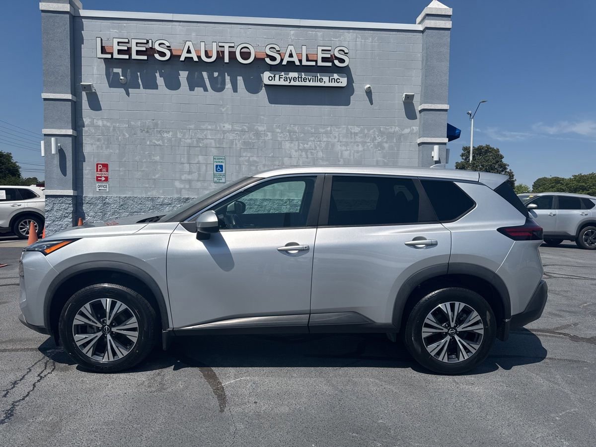 Used 2023 Nissan Rogue SV AWD/4WD image 4