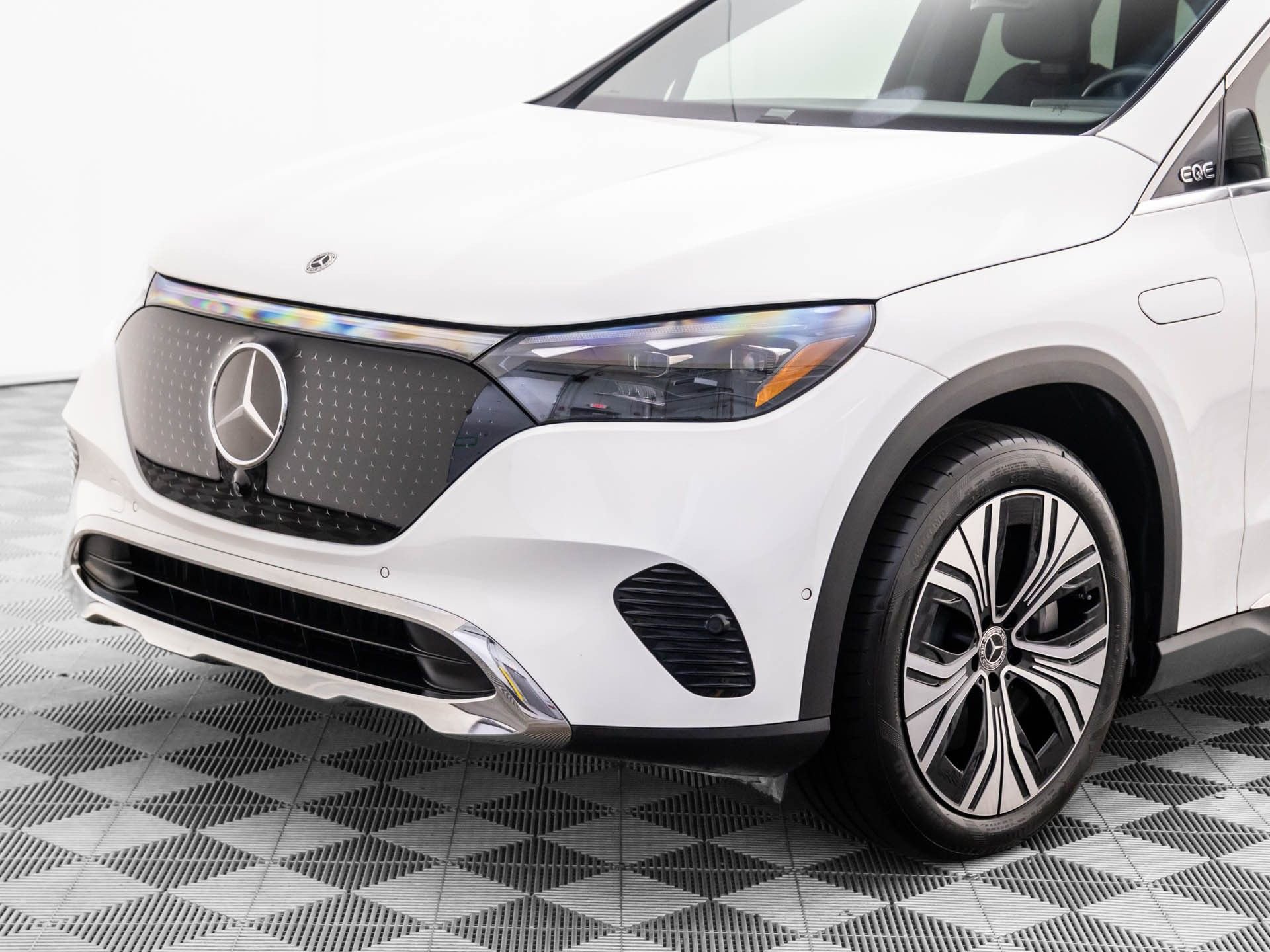 Certified 2024 Mercedes-Benz EQE 350+ 4MATIC SUV w/ Driver Assistance Package image 36