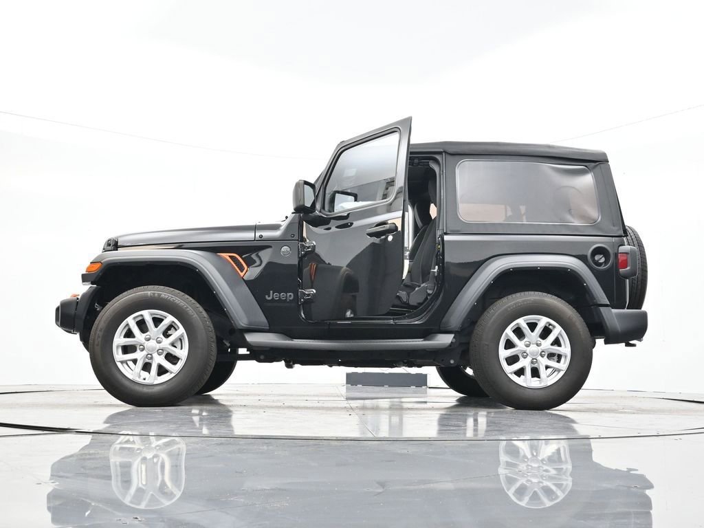 Used 2023 Jeep Wrangler Sport S image 40