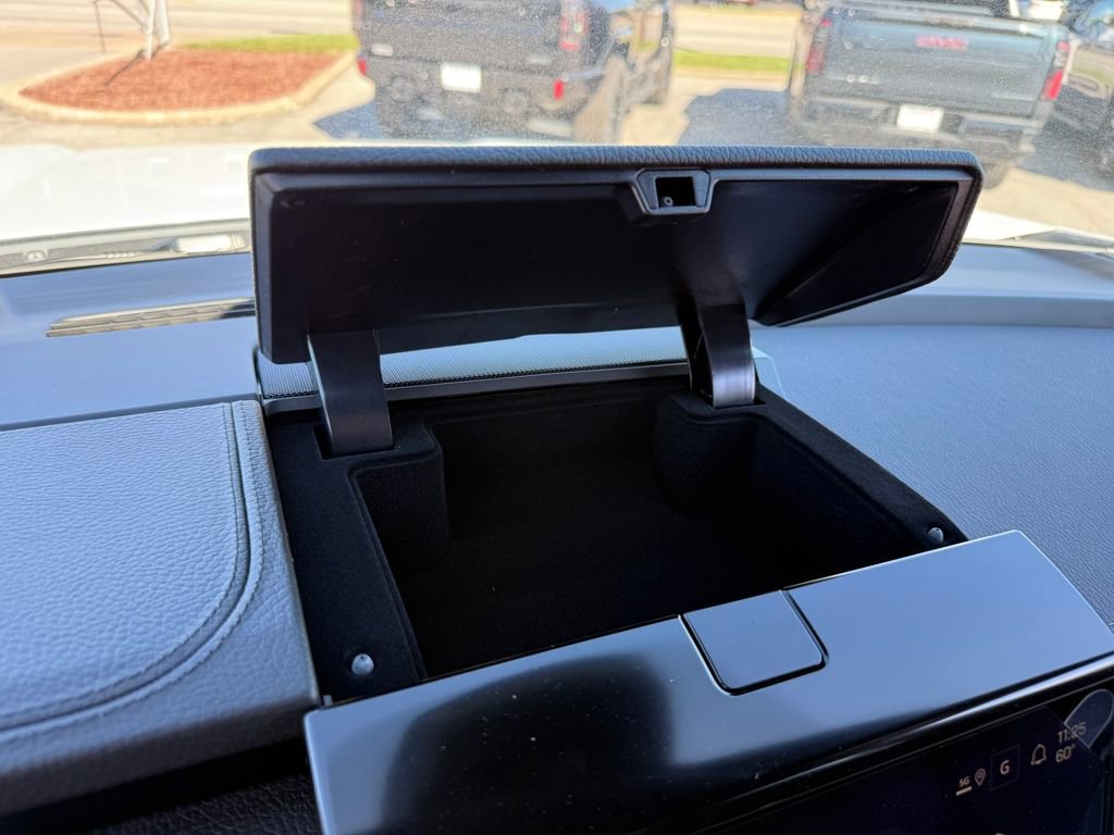 New 2026 GMC Yukon Denali w/ Sun & Power Step Package image 26