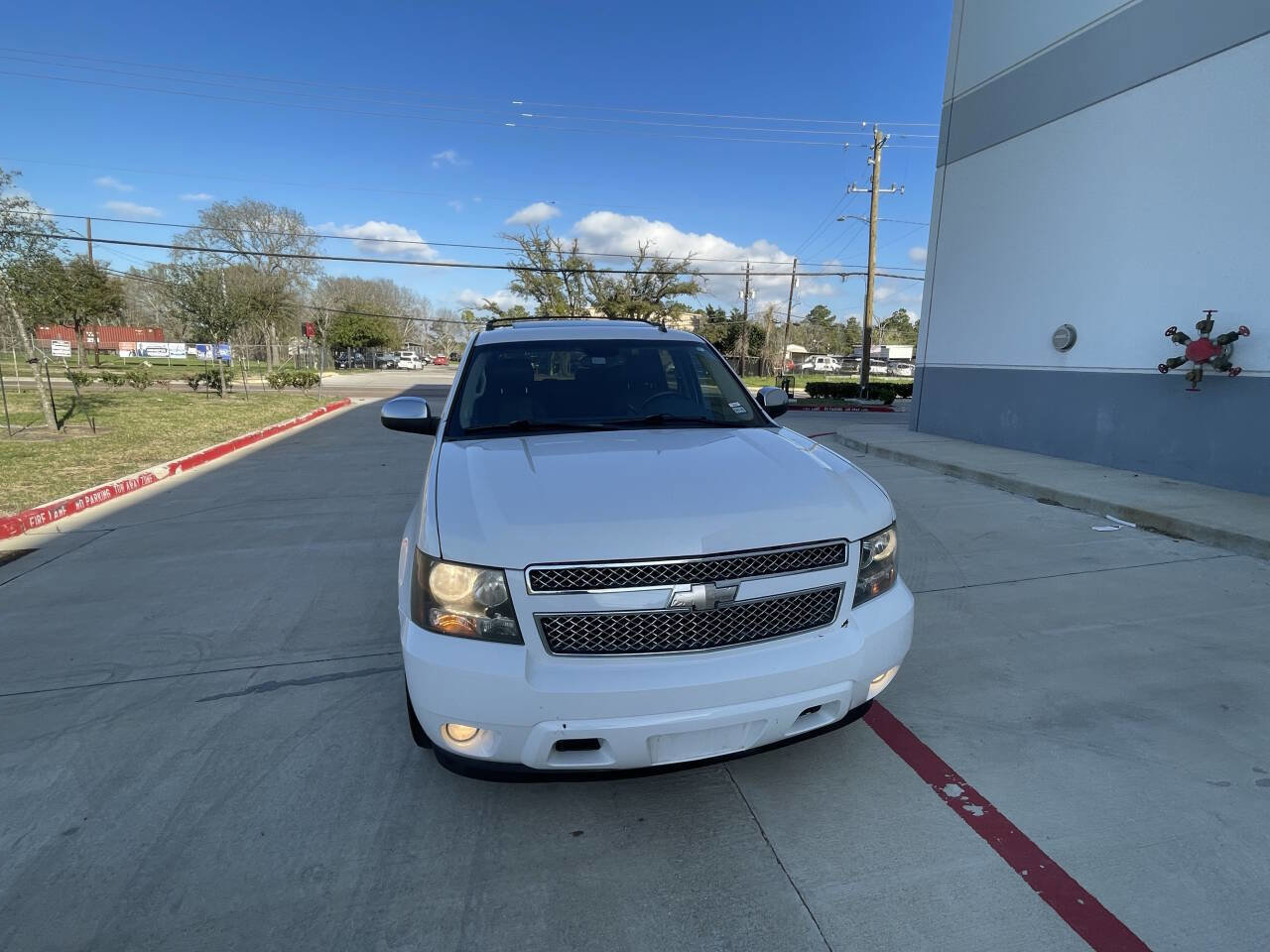 Used 2008 Chevrolet Tahoe LTZ w/ LTZ Preferred Equipment Group image 2