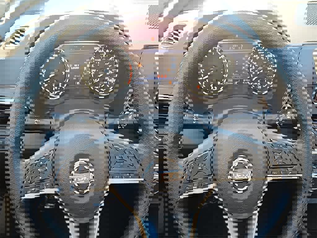 Used 2024 Nissan Altima 2.5 SV image 18