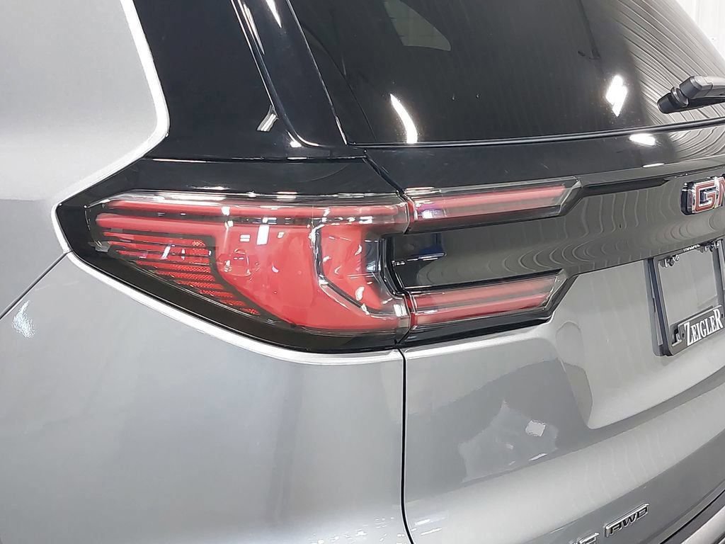 New 2025 GMC Acadia AT4 w/ LPO, Floor Liner Package AWD/4WD image 38