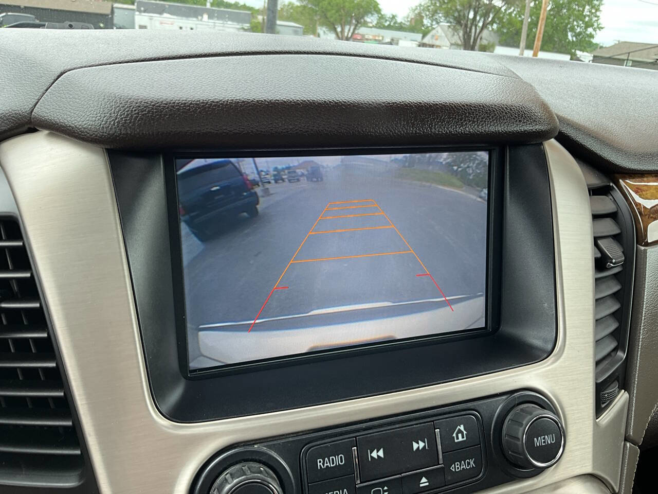 Used 2015 GMC Yukon Denali w/ Premium Package AWD/4WD image 11