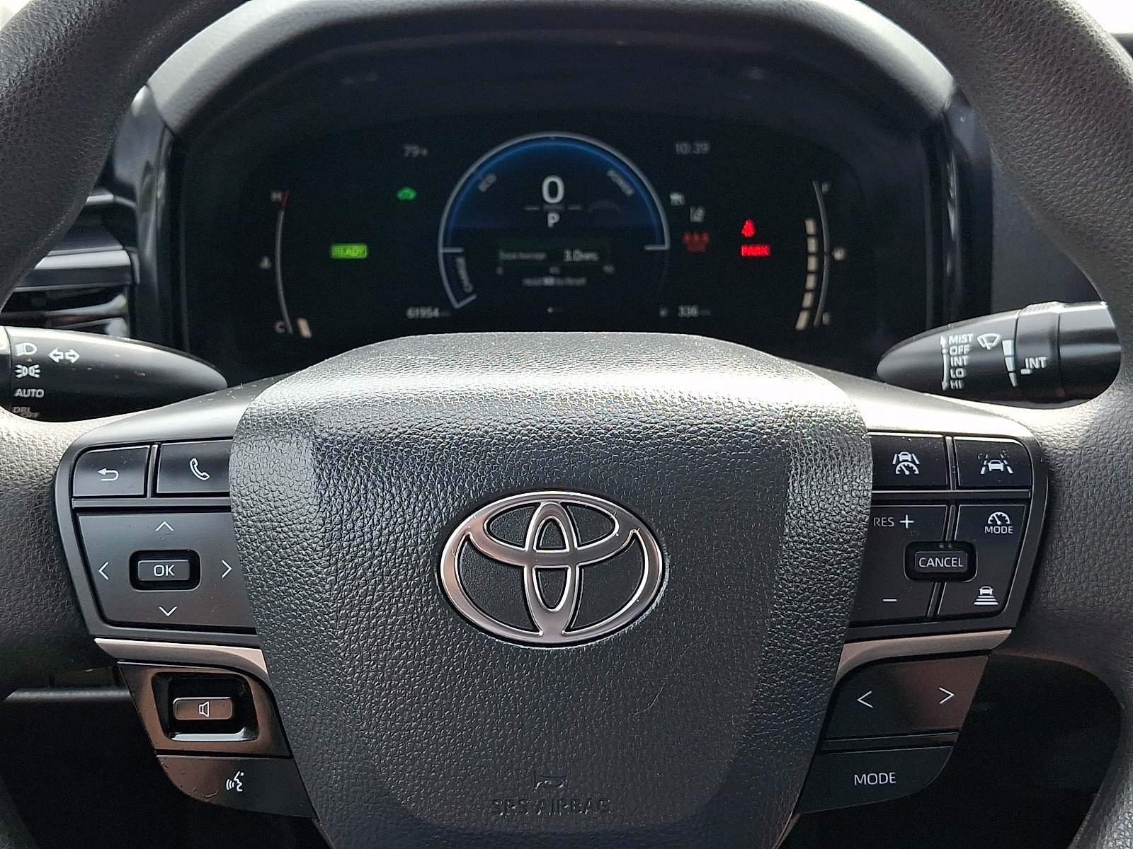 Used 2025 Toyota Camry LE FWD image 18