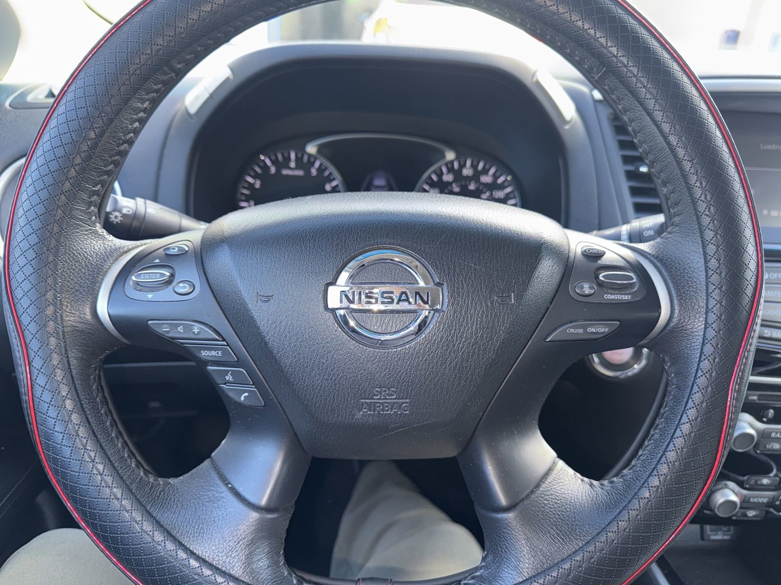 Used 2019 Nissan Pathfinder SV image 8